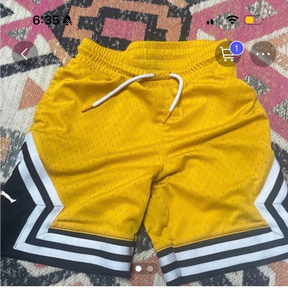 Jordan diamond Yellow Kids Shorts medium size 10